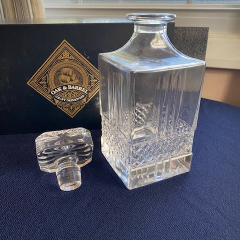 Oak & Barrel square glass whiskey decanter, 26 oz